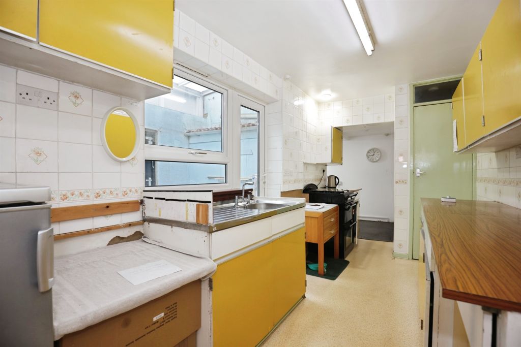 Property photo 2 of 18