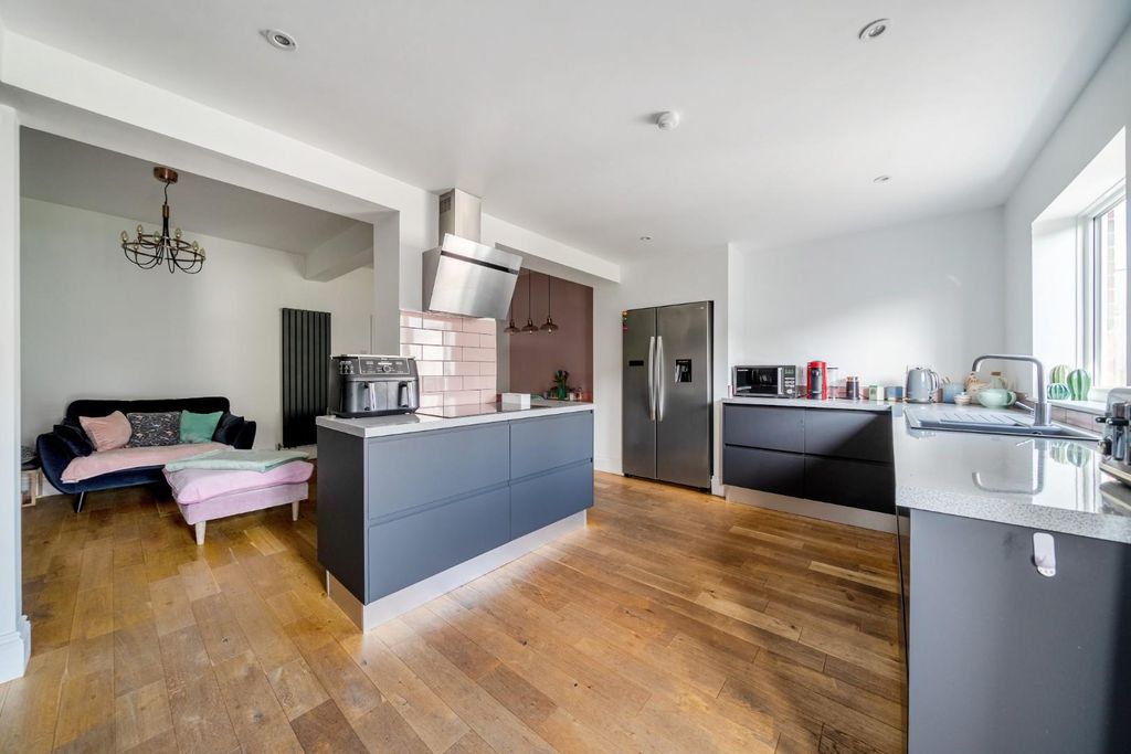 Property photo 3 of 19 1-69Ea6230dab08-1450297-15-69E8F5614F8B8-1.Jpg