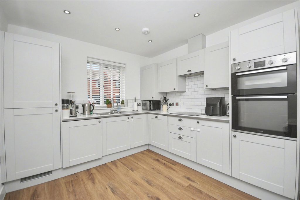 Property photo 2 of 15 Picture No. 36