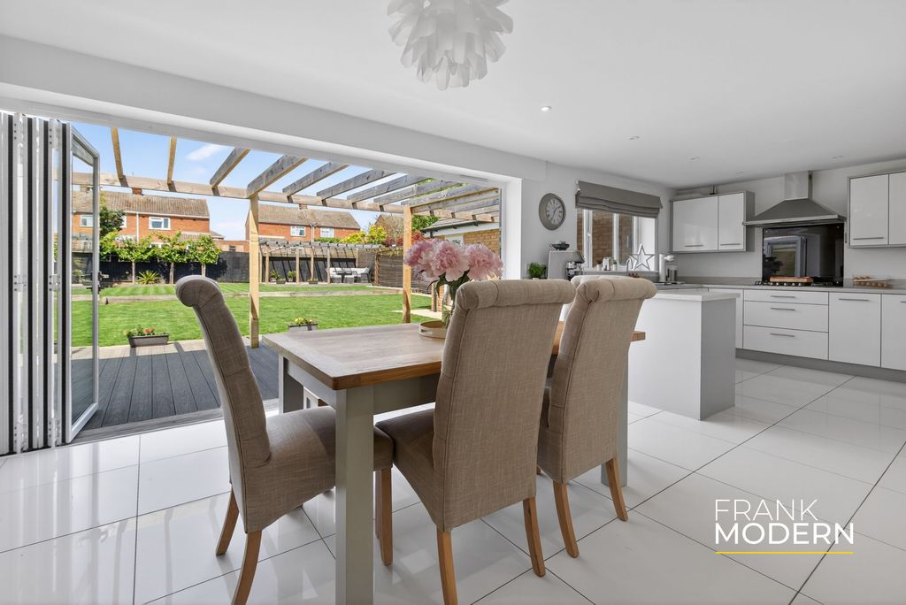 Property photo 2 of 48 Dining Area