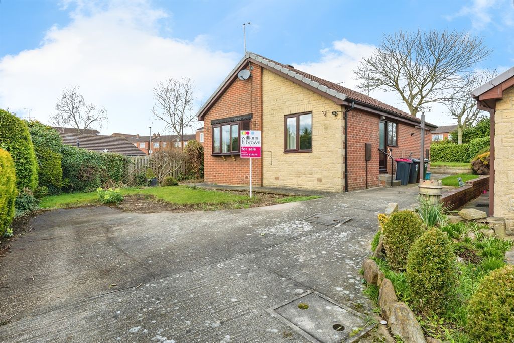 Property photo 1 of 16
