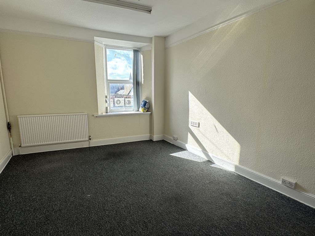 Property photo 3 of 7 Photo 1