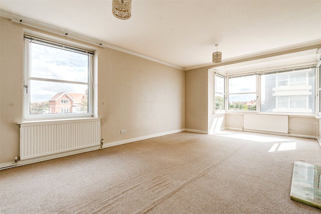 Property photo 3 of 19 Picture No. 04