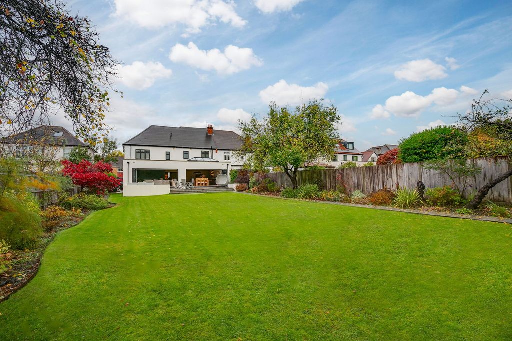 Property photo 3 of 24