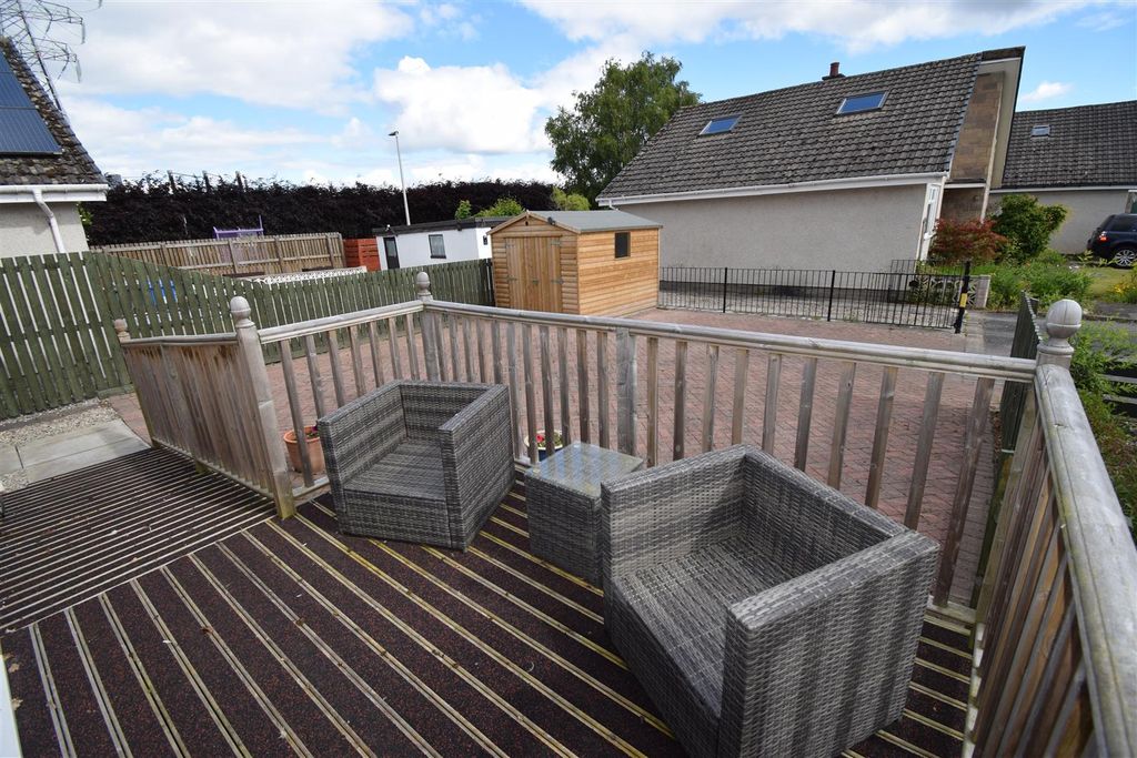 Property photo 2 of 13 Decking .Jpg
