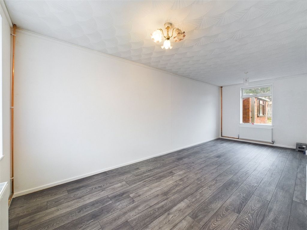 Property photo 3 of 9 Picture No. 06