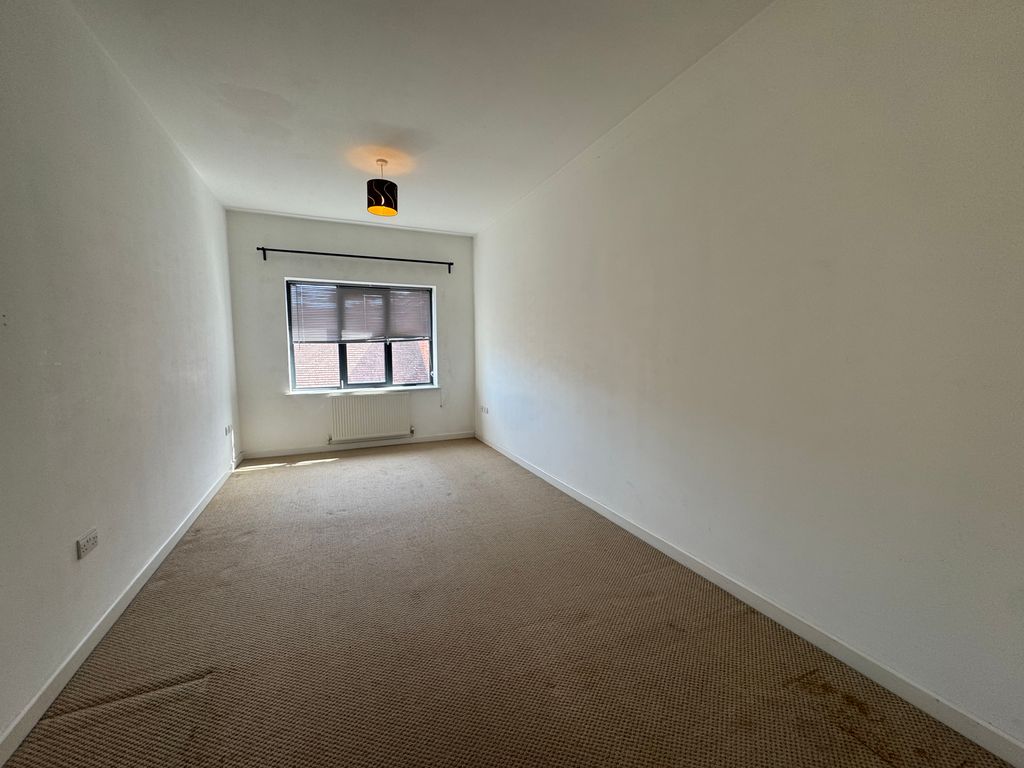 Property photo 1 of 5 Bedroom 1