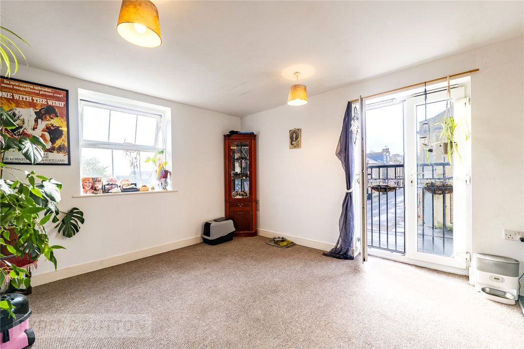 Property photo 2 of 15 Picture No. 01