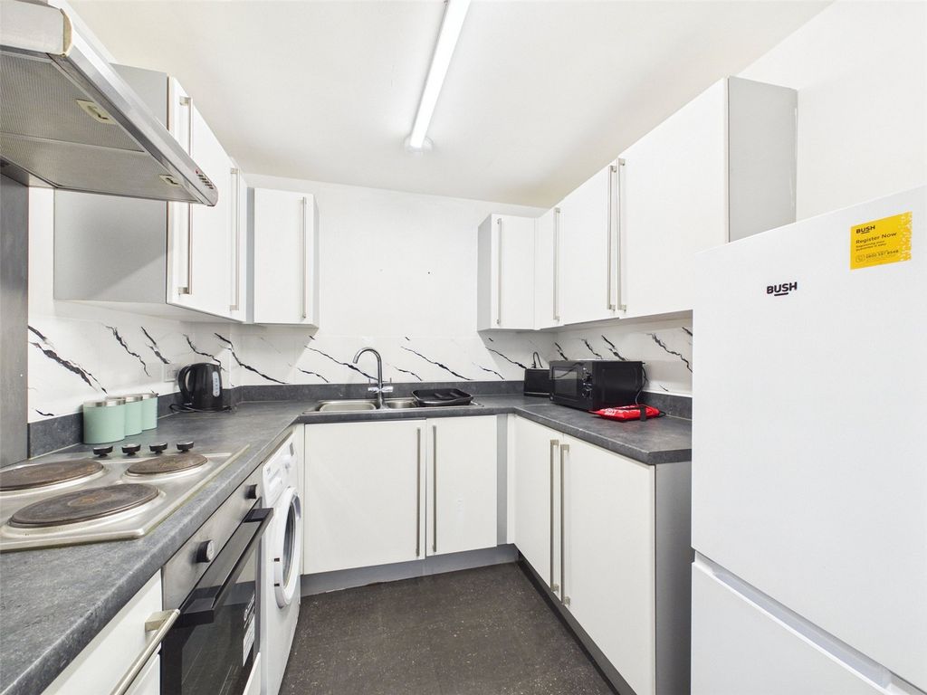 Property photo 3 of 11 Picture No. 05