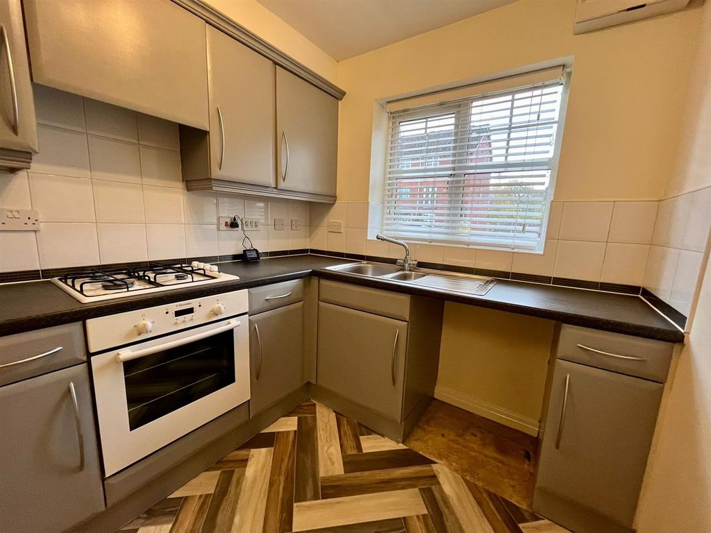 Property photo 2 of 14 207E56A3-5950-430B-Bf8F-E09Bd0A57d72.Jpg