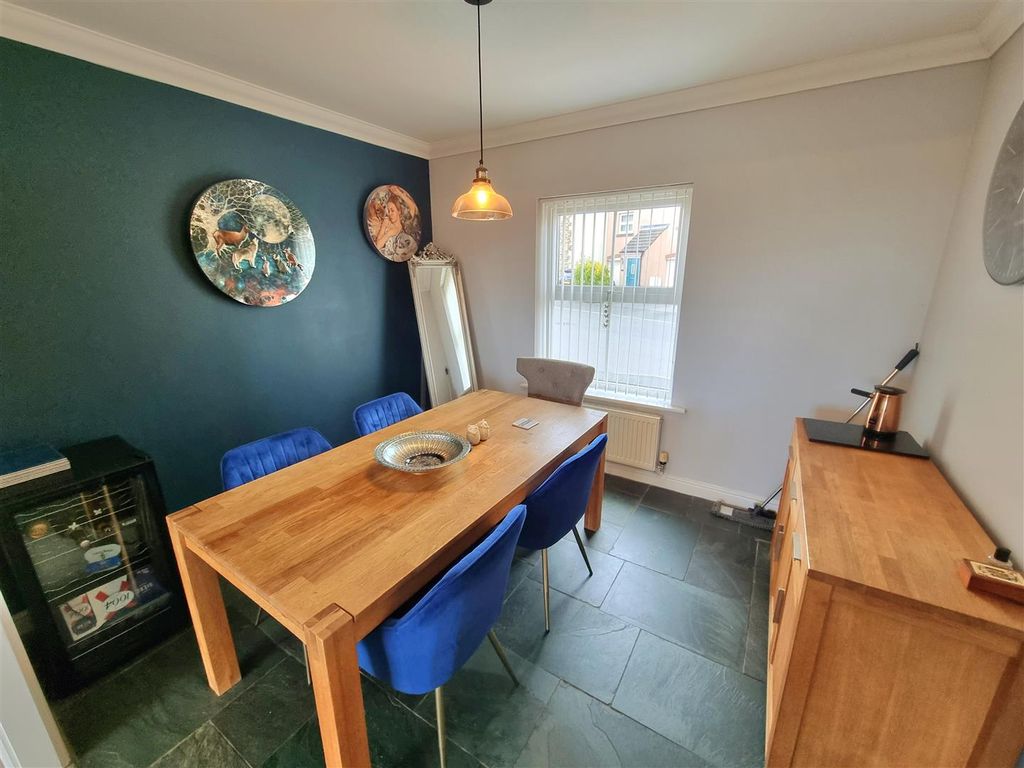 Property photo 3 of 20 Dining Area.Jpg