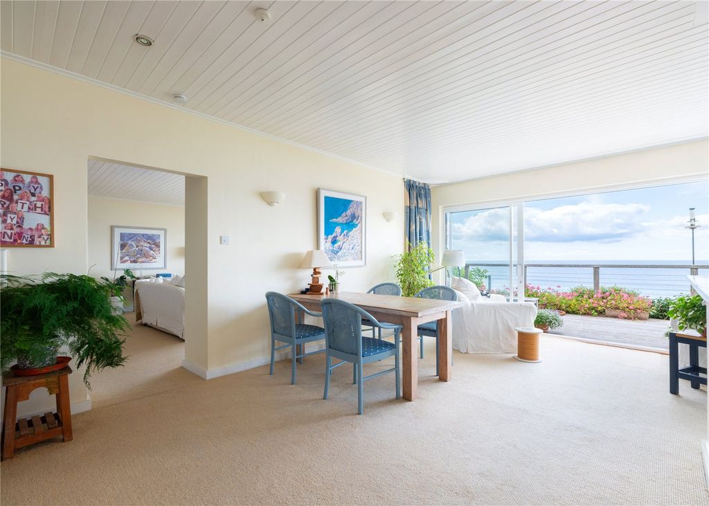 Property photo 3 of 20 Dining Room