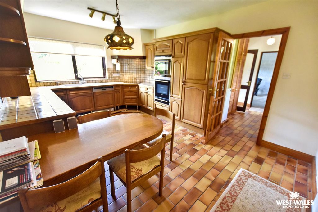 Property photo 3 of 26 18 (9).Jpg