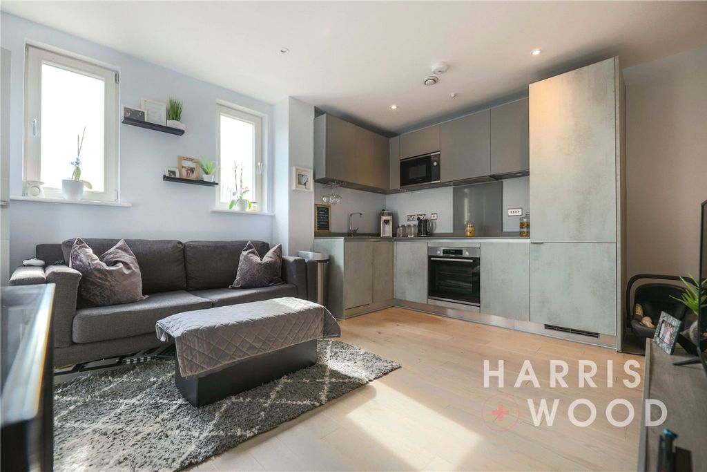 Property photo 3 of 10 3884134