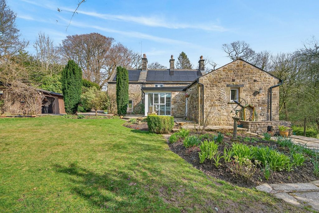 Property photo 2 of 42