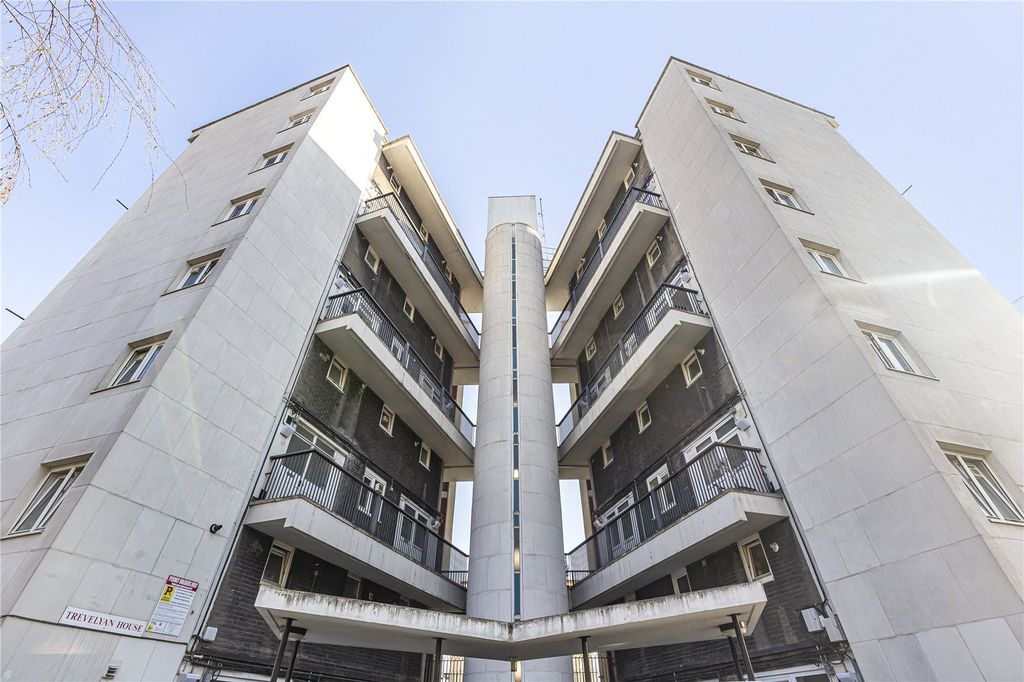 Property photo 1 of 7 Exterior