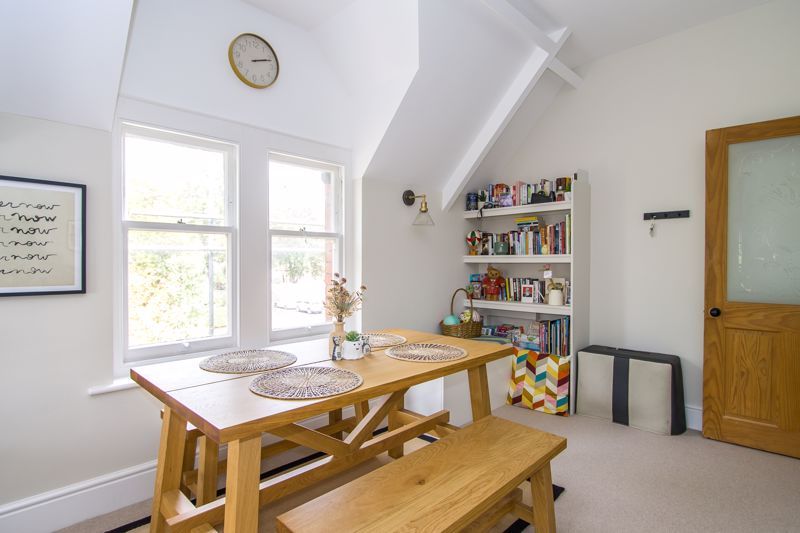 Additional image 4 of 2 bed flat for salePlymouth Road, Penarth CF64