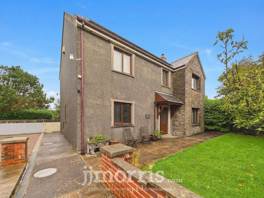 Property photo 1 of 39
