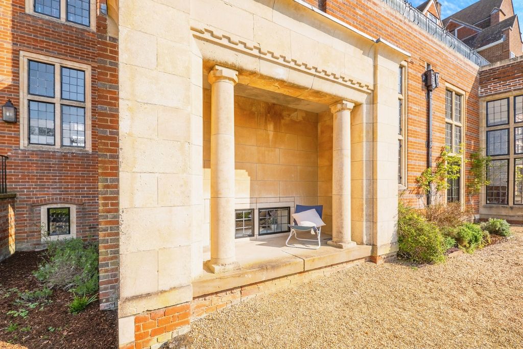 Property photo 2 of 22 Photo