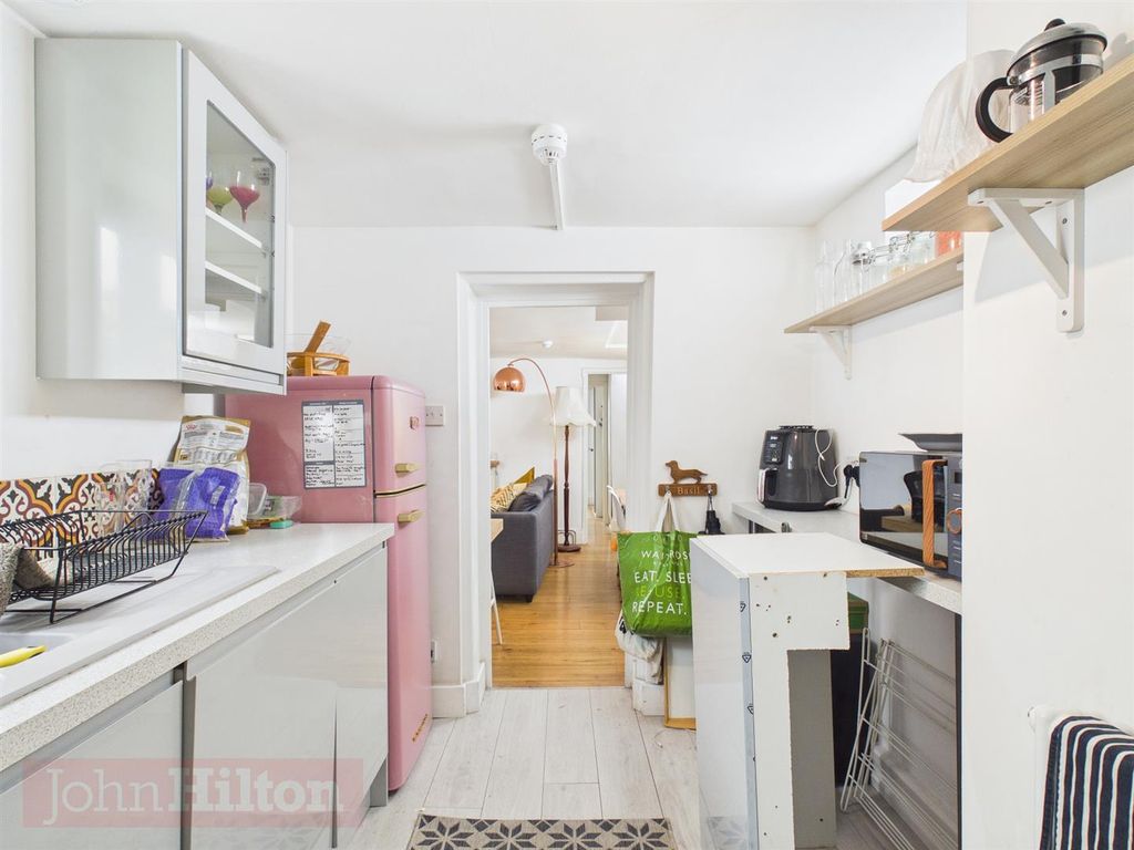 Property photo 3 of 14 Cam02534G0-Pr0676-Still009.Jpg