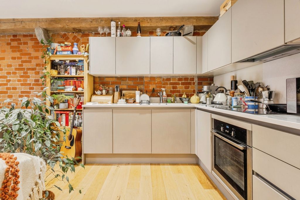 Property photo 3 of 16 Pbox-Img.Jpg