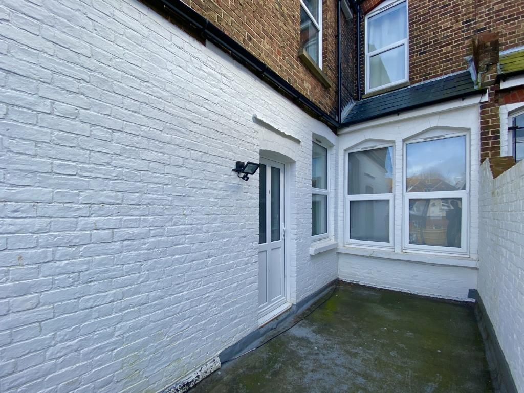 Property photo 1 of 8 Front