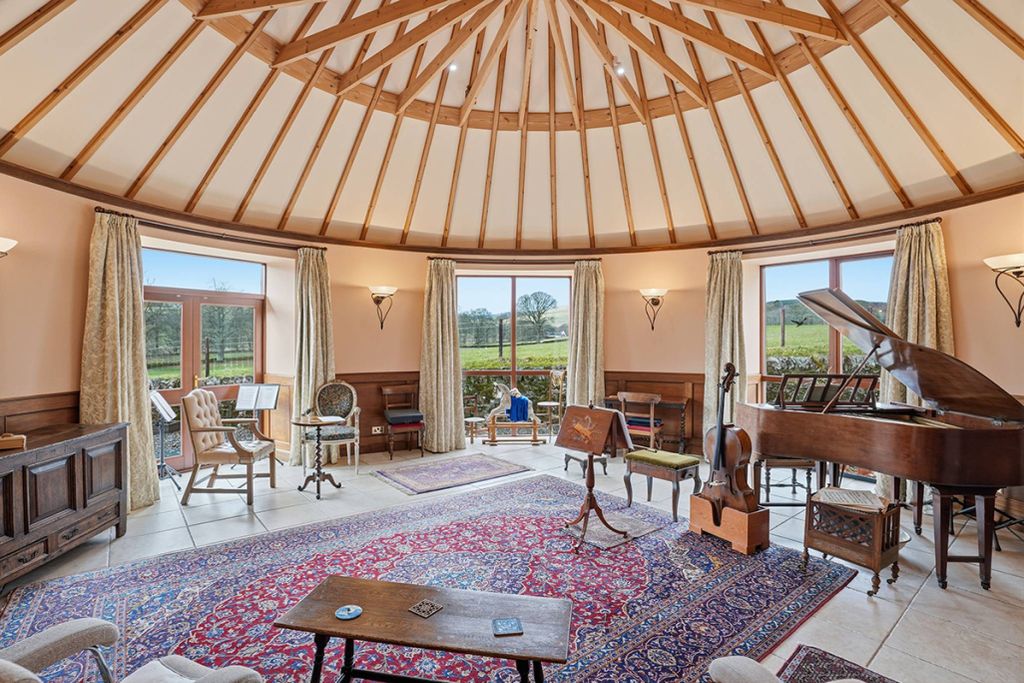 Property photo 3 of 38