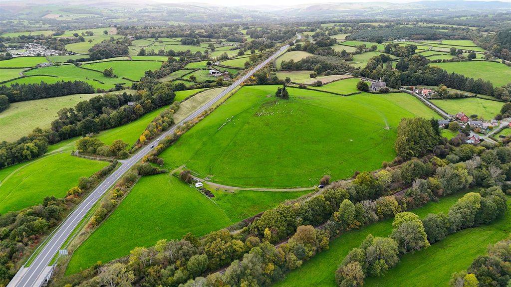 Property photo 2 of 8 Dji_20250930171400_0465_D.Jpg