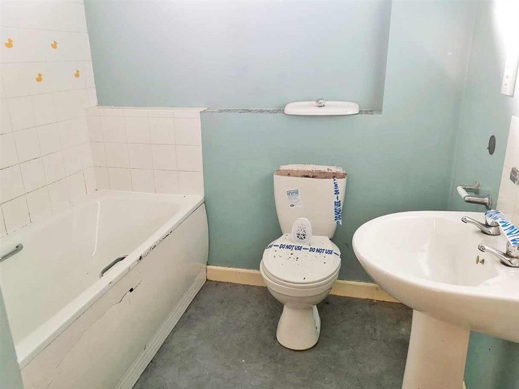 Property photo 3 of 12