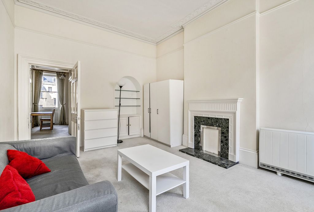 Property photo 3 of 13 Sitting Room