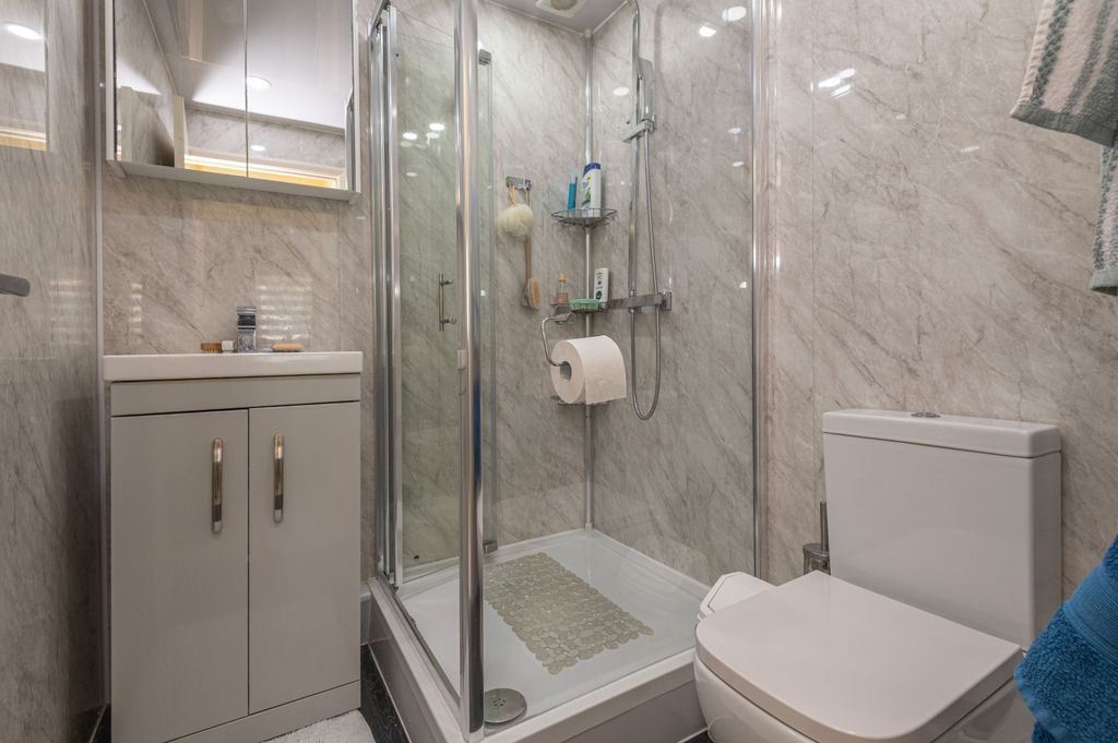 Additional image 8 of 1 bed flat for saleAcaster Drive, Bradford BD12