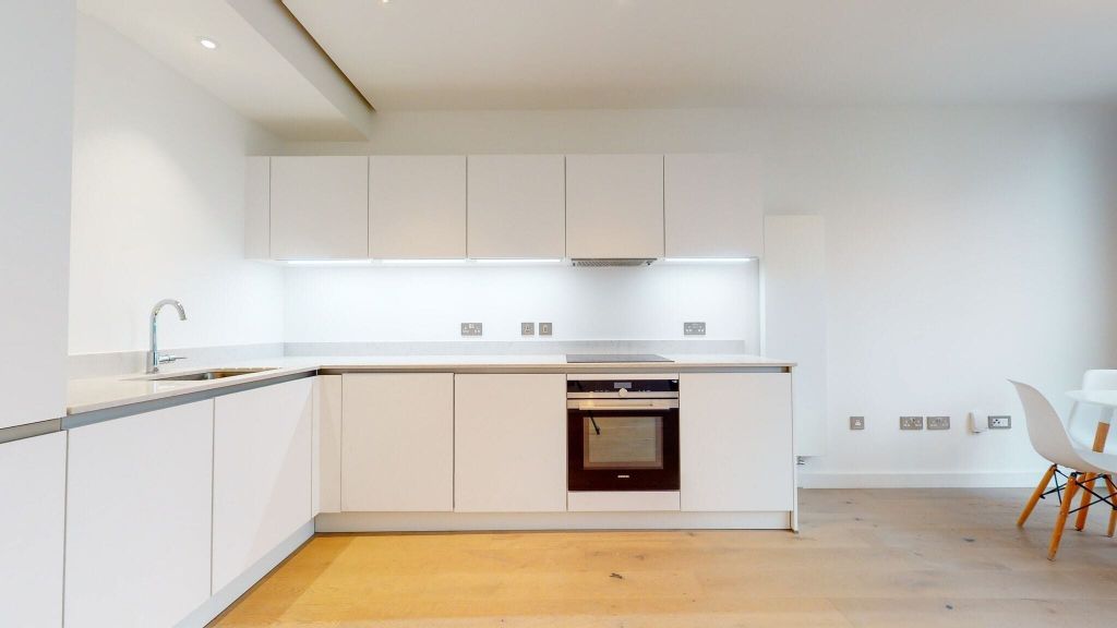 Property photo 2 of 17 Kitchen
