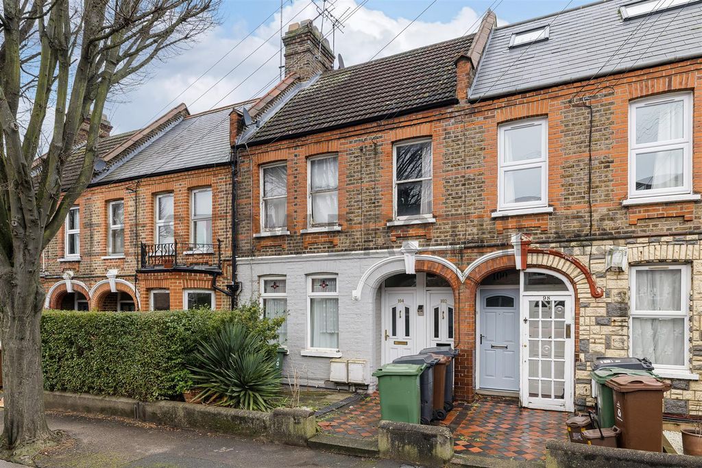 Property photo 2 of 17