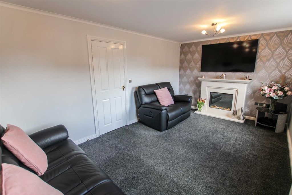 Property photo 2 of 19 Living Room: