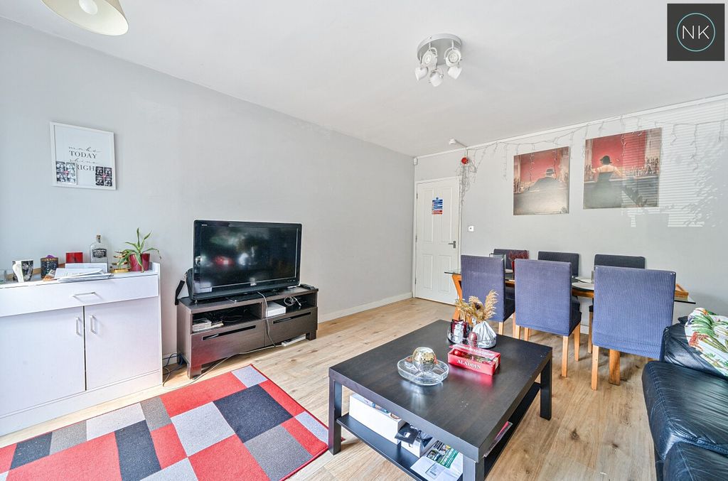 Property photo 2 of 21 4002725