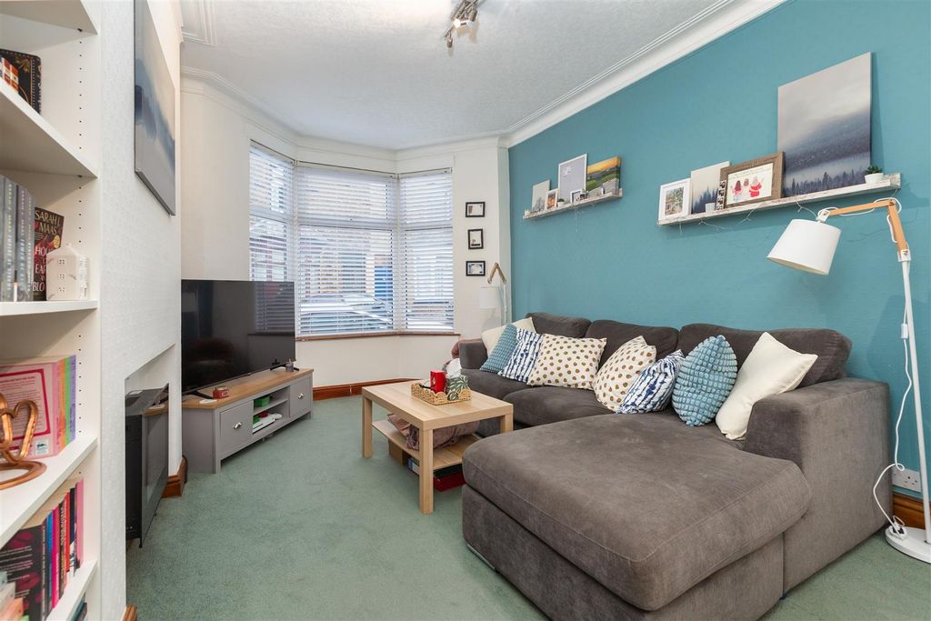 Property photo 3 of 16