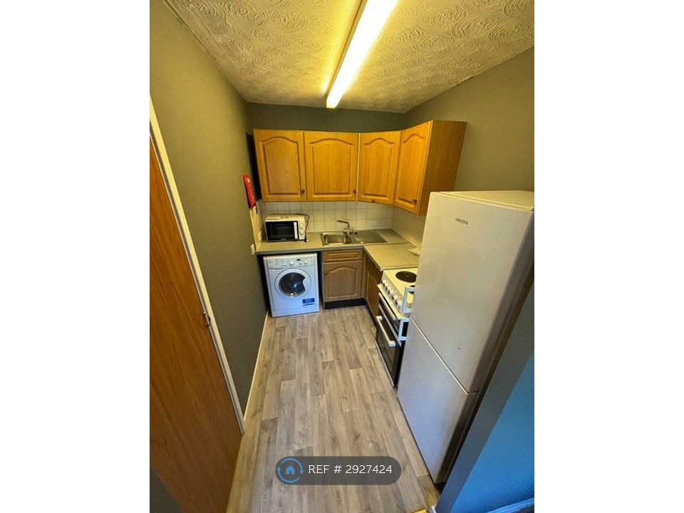 Property photo 2 of 8 Kitchen