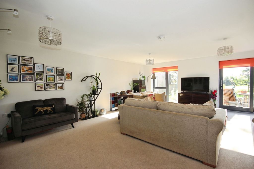 Property photo 3 of 19