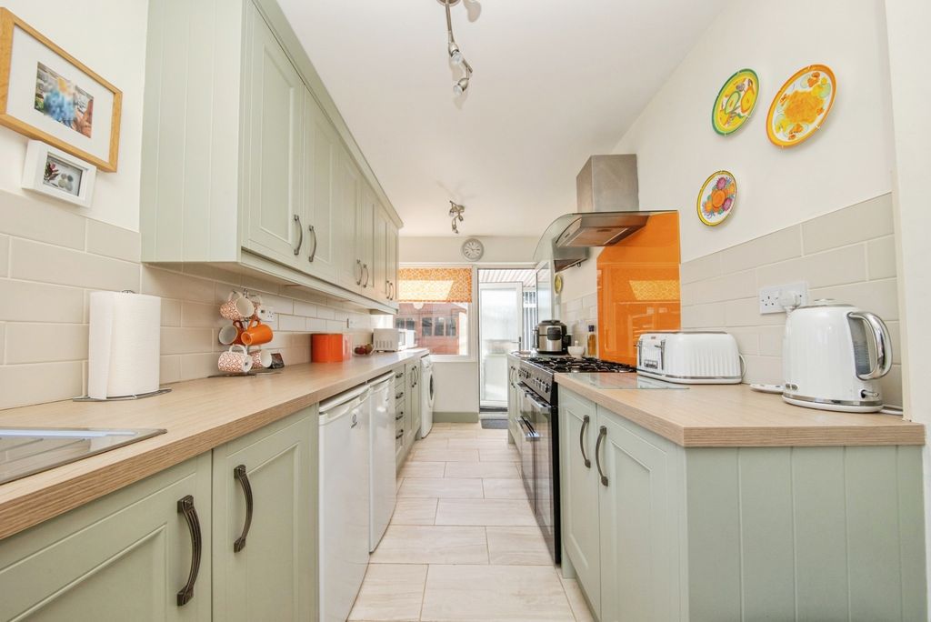 Property photo 3 of 20 Pbox-Img.Jpg