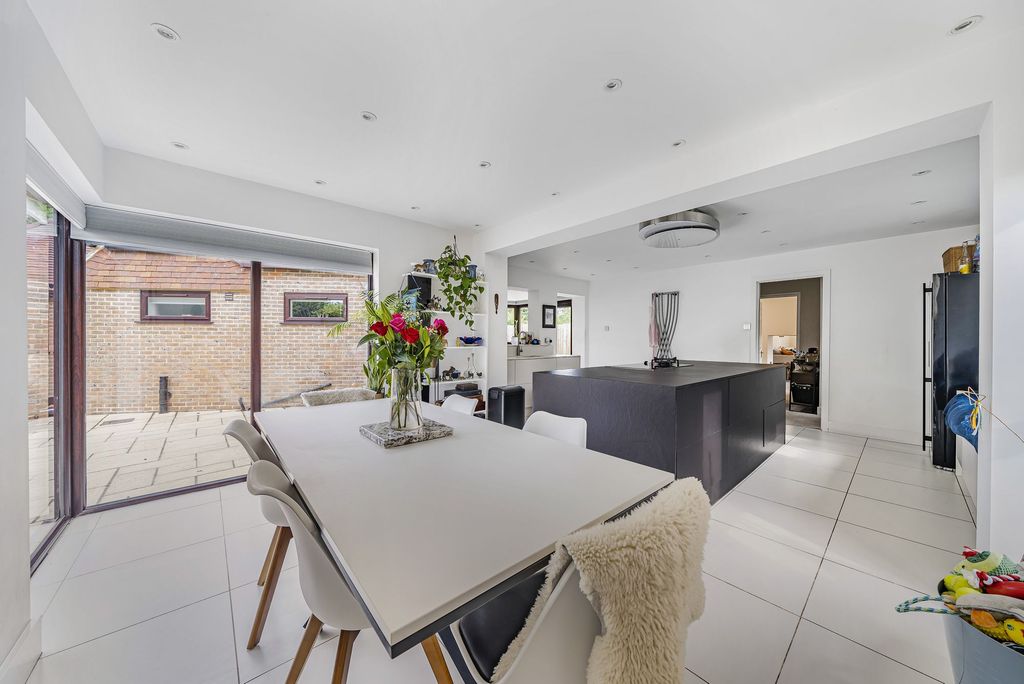 Property photo 2 of 36 Kitchen/Dining Room (1)