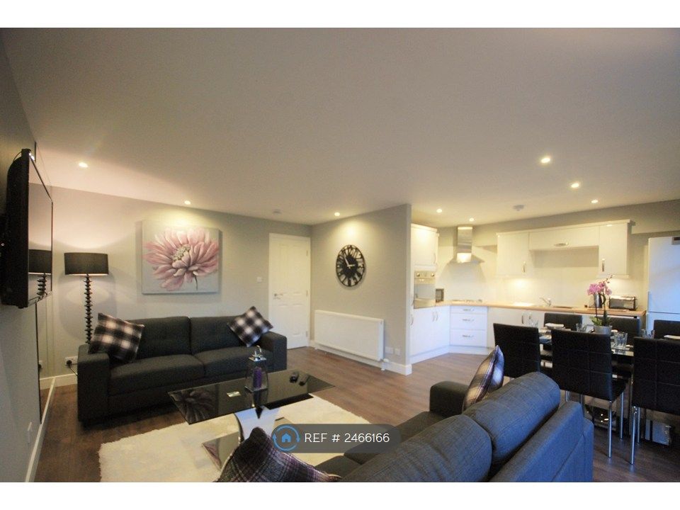 Property photo 1 of 12 Lounge