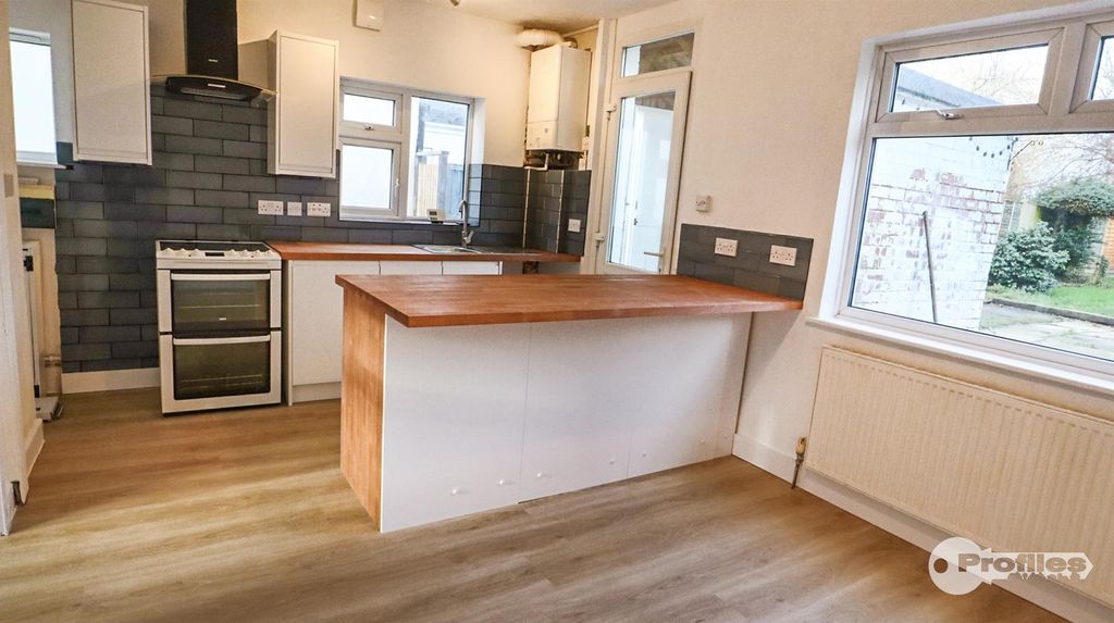 Property photo 3 of 12 Img_9208.Jpg