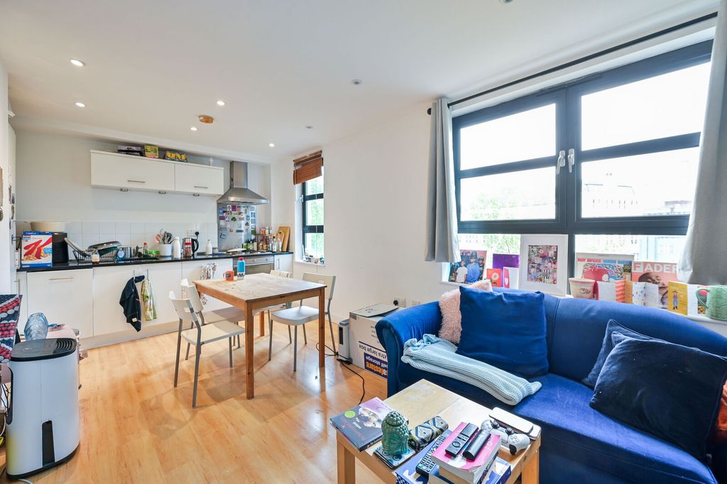Property photo 2 of 7