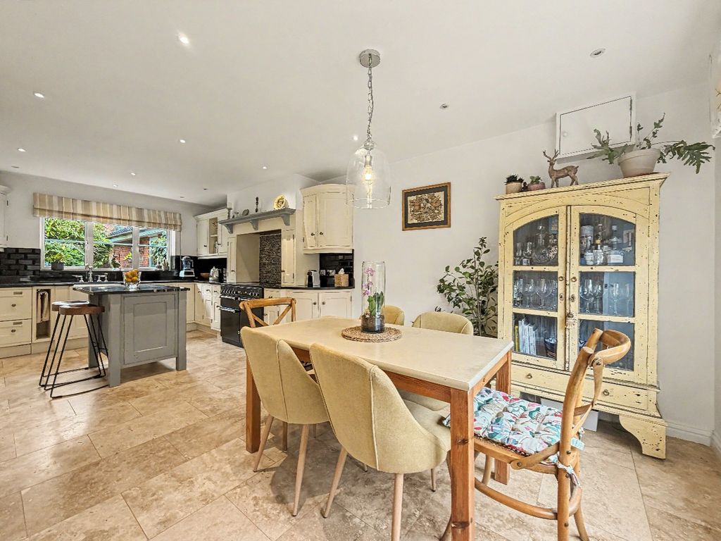 Property photo 3 of 74 5412637