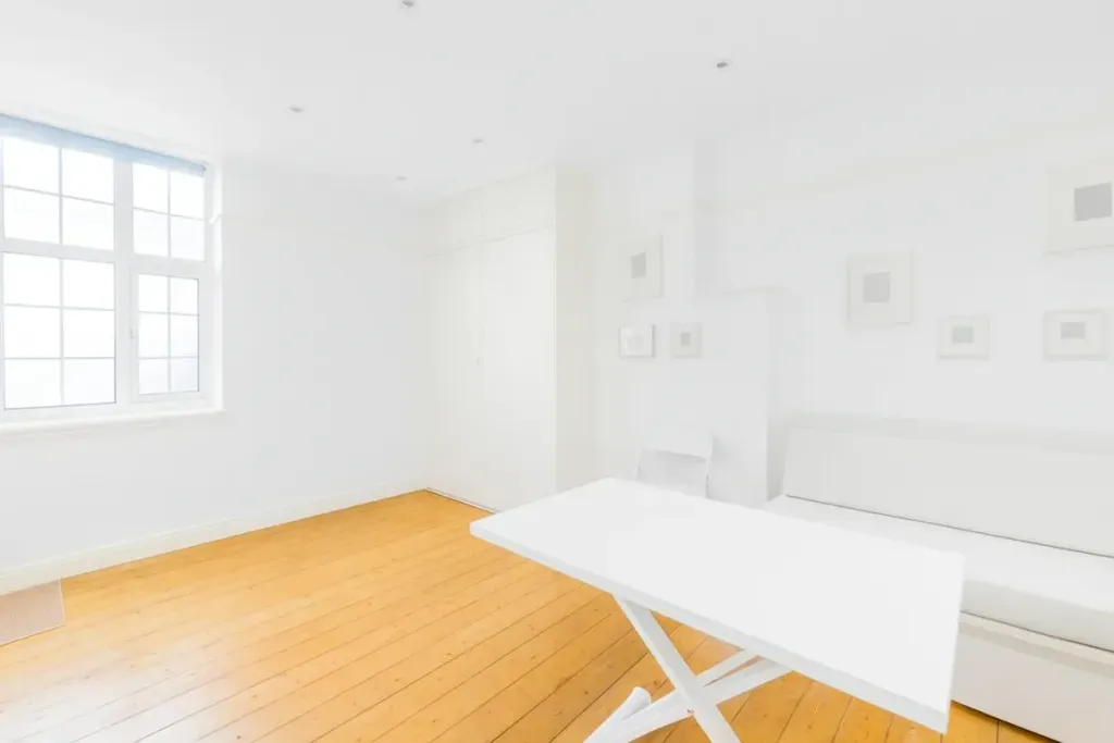 Property photo 3 of 4