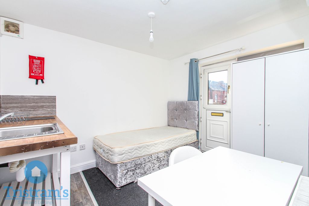 Property photo 2 of 7 Img_2452