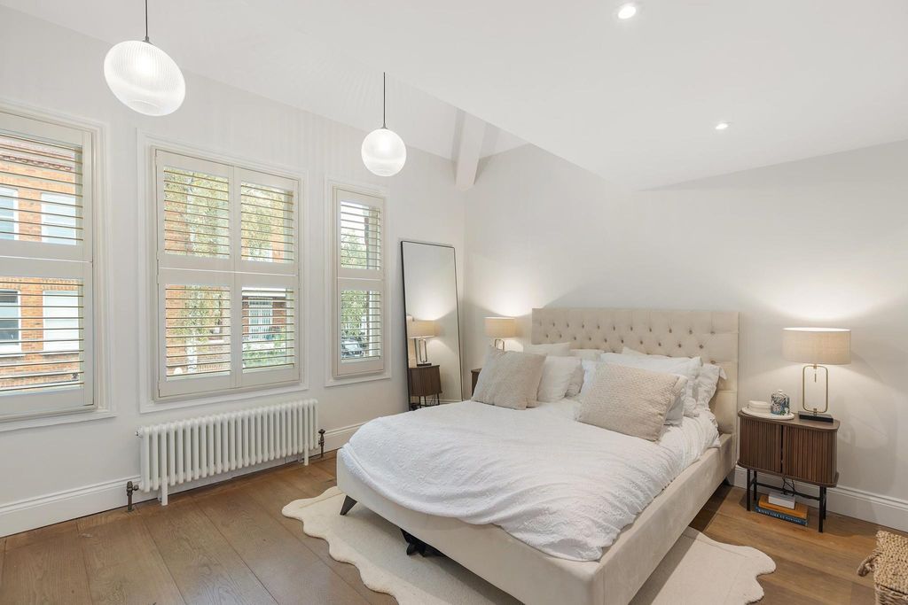 Property photo 3 of 23 Image