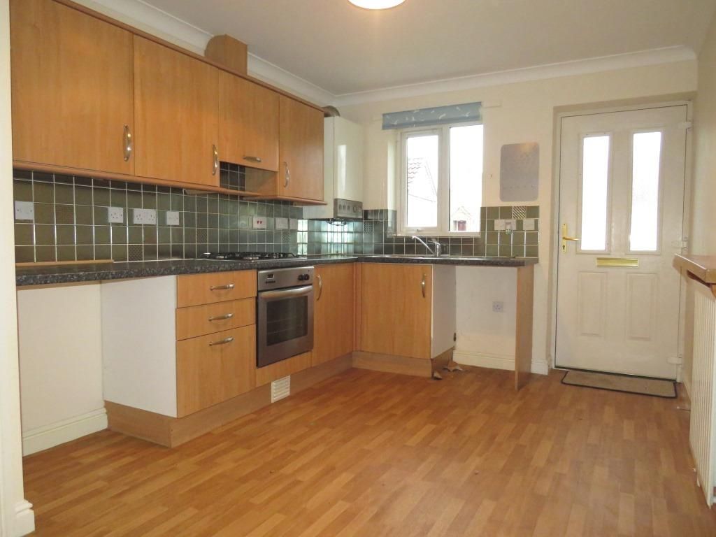 Property photo 2 of 12 Kitchen