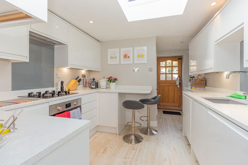 Property photo 3 of 12 Kitchen