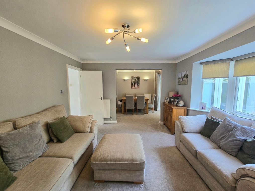 Property photo 3 of 33